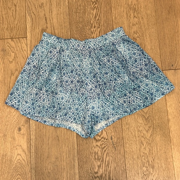 BETHANY MOTA Blue Floral Flowy Shorts, Size M. - Picture 3 of 11